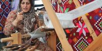 احیای هنر چادرشب بافی توسط بانوان و هنرمندان وزوان