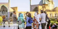 اپراتور پمپ بنزین بسته ۱۰ هزار دلاری را به گردشگر خارجی بازگرداند/ عکس