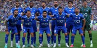 عکس‌| خواننده استقلالی تماشاگر بازی بزرگ هفته