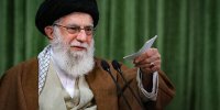 عکس قدیمی و دیده نشده از رهبر انقلاب و محسن رضایی با لباس نظامی