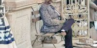 این عکس را ناصرالدین شاه گرفته است /باباهای اندرونی و پسرهای زنبیل کش...