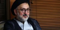 واکنش کنایه آمیز ابطحی به اجباری شدن چادر برای کارمندان زن، تونل وحشت در مترو و طراحی لباس جراحی اسلامی /روحانیون خوشحال نباشند!