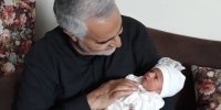 آب بازی سردار سلیمانی با نوه هایش /بچه های مرا نبوسید، شما ریش دارید!