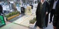 عکسی از رهبر انقلاب بر سر مزار مستشار شهید شده سپاه در حملات اخیر اسرائیل به سوریه