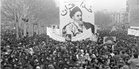 ماموریت اردشیر زاهدی در آمریکا به پایان رسید /بختیار بالاخره عقب نشینی کرد /تحلیل آسوشیتدپرس از کلید قدرت انقلابیون /قدم به قدم با روزهای انقلاب