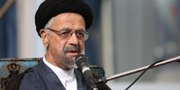 آیت‌الله موسوی تبریزی: برخی علما با انقلاب و مبارزه علنی با شاه مخالف بودند/ آقای شریعتمداری علیه انقلاب حرفی نزد