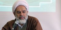 رفتار روحانیِ قمی موبایل به‌دست، ناپسند و غیرقابل توجیه است /آن خانم ترجیح می داد کشیده بخورد تا اینکه از او عکس بگیرند!