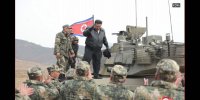 کیم جونگ اون در یک «جنگ فرضی» تانک جدید کره شمالی را راند
