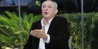 من هم جای نکونام بودم اجازه نمی‌دادم استقلالی‌ها با تلویزیون حرف بزنند/ اگر کمک‌داور ویدیویی نبود پنالتی استقلال را نمی‌گرفتند!