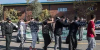 تصاویر | بازداشت سارقان خرد با انواع سلاح سرد و گرم! | التماس یکی از اوباش بعد از دستگیری