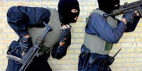 لحظات درگیری مسلحانه پلیس با اوباش مسلح ؛ کری خوانی اراذل در اینستاگرام | فیلم