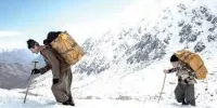 افشای دروغ تازه درباره دستگیری کولبران توسط مرزبانی ؛ ماجرای فیلم وایرال شده چیست؟ | ببینید