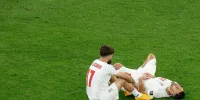 تصاویر احساسی از  اشک‌های بازیکنان تیم ملی پس از حذف | دلداری دادن حسن الهیدوس به جهانبخش پس از پایان بازی | ببینید