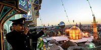 تصاویر نقاره زنیِ شب میلاد حضرت مهدی (عج) در حرم مطهر رضوی | ببینید