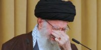 لحظه بغض رهبر انقلاب هنگام شنیدن یک آیه از قرآن کریم