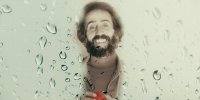 ماجرای عکس بدون حجاب فروغ فرخزاد در بیلبورهای شهری تهران چیست؟/ عکس
