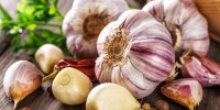 سریعترین راه رفع بوی سیر دهان
