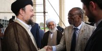 ببینید | حرکت جالب سید حسن خمینی در یک دیدار دیپلماتیک