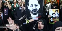ببینید |  وداع تلخ و سوزناک پدر و مادر شهید رحمتی با پیکر فرزند شهیدشان