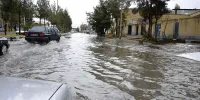 ببینید | تصاویر تلخ از وقوع سیلاب دوباره و ورود به منازل و باغات در شهر راز
