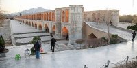 ببینید | ویدئویی از خشکی زاینده‌رود و  ترک‌های جدید بر پیکر سی و سه پل