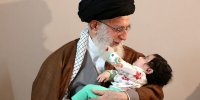 ببینید | شوخی رهبر انقلاب با نوه شهید همدانی