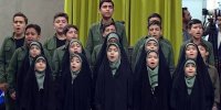 ببینید | ثبت لحظات احساسی از گریه شوق دختران دانش آموز در دیدار با رهبر