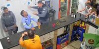 ببینید | تاوان حمله به مادر یک پلیس در آسایشگاه؛ سیلی‌های شدید افسر وسط رستوران مقابل چشم مردم!