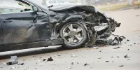 ببینید | لجبازی وحشتناک اتوبوس و پژو؛ سانحه هولناک در جاده سیرجان