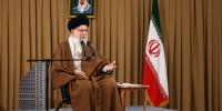 عکس | تصویری از بوسه حسن روحانی بر پیشانی رهبر انقلاب