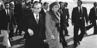 تصاویر | عکسی دیده نشده از محمدرضا پهلوی و همسرش در مراسم افتتاح آرامگاه ابوعلی سینا