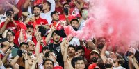 تصاویر | آتش‌بازی هواداران پرسپولیس در شب قهرمانی در ورزشگاه آزادی