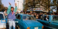 تصاویر | جشن صعود تاریخی فوتبال ایران بعد از حماسه ملبورن در ۸ آذر ۱۳۷۶