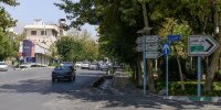 عکس | توپ‌بازی بچه‌های ایرانی و آمریکایی در محله پاسداران در سال ۵۱
