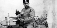 عکس | سفر به دوران قاجار؛ مظفرالدین شاه در دوران نوجوانی در کنار ملازمان و خدمتکارانش
