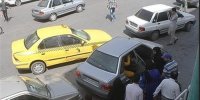 مسافربرهای شخصی تابع هیچگونه مقرراتی نیستند/ رانندگان تاکسی پایتخت جرأت فعالیت در مسیرهای مسافربرها را ندارند