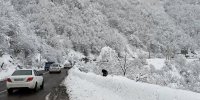 ویدئو/ تلاش بی‌وقفه راهداران و پلیس‌راه در محور کندوان چالوس