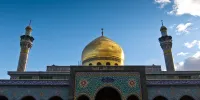 برپایی نماز جماعت در حرم حضرت زینب (س)+فیم
