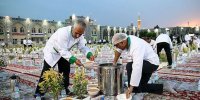 ویدیو/ توزیع ۱۰۰۰۰ افطاری و گل‌آرایی حرم رضوی در شب میلادامام حسن (ع)