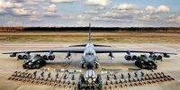 تقابل ‌B-52 آمریکا با بمب‌افکن‌های دوربرد روسیه و چین بر فراز آلاسکا / عکس