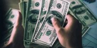 حضور پررنگ بازارساز در بازار دلار/ معامله‌گران از ترس نقره‌داغ عقب نشستند