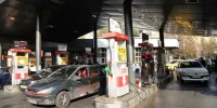 انتقاد از سیاست "سکوت و تماشا"  در برابر افزایش مصرف بنزین/ به جای یارانه به خودرو، یارانه بنزین را به همه مردم بدهید