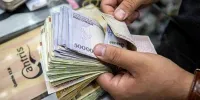 چرا دولت حقوق کارمندان و بازنشستگان را فقط ۲۰ درصد بالا برد؟