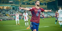 نوراللهی فعلا به پرسپولیس برنمی‌گردد/پیشنهاد جذاب اماراتی‌ها به شماره ۸