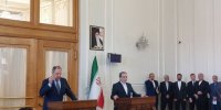 طعنه کاریکاتوری به اظهارات عراقچی پس از دیدار با لاوروف
