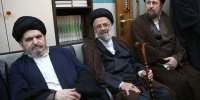 عکس هایی از چهره غمگین سیدحسین خمینی در مراسم ختم مادرش