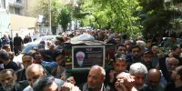 عکس جدید از وزیر روحانی در مراسم تشییع آیت الله نجفی تهرانی