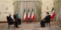 کنایه روزنامه جمهوری اسلامی به رئیسی: از مصاحبه با خبرنگاران مستقل پرهیز می کنید تا ناکامی ها را کامیابی جلوه دهید/ از رئیس جمهور کره جنوبی یاد بگیرید