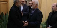 عکس جالب از لحظه ورود وزیر کشور به ساختمان میدان فاطمی /کرسی ریاست از وحیدی تحویل گرفته شد