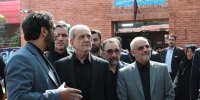 تصاویری از حضور پزشکیان در یک موکب دهه هشتادی‌ها